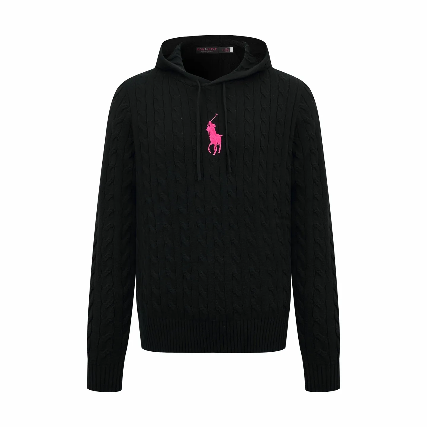 P470 Ralph Lauren pony embroidered cable hooded sweater (black). Original purchase and development for 4,290. The fabric is made of custom-woven velvet wool twist. It is as light and warm as clouds and comfortable against the skin. It uses carbon black wool as the canvas and adds a touch of pink as the highlight of the soul. It gives the calm black a breathing rhythm. The iconic horse logo embroidery is embellished on the chest. Untimely but fatal romance. Gentleman's style philosophy. The classic cable knitted structure design injects soul. The arrangement is precise and orderly. The hooded dance combines hardness and softness, giving the classic a sense of the future and making retro no longer outdated. Stick to the eternal elegance and taste, using imported machine embroidery technology. Use advanced computer control systems and precision mechanical components to realize the iconic pony embroidery operation. High precision. The lines are smooth and delicate, and the three-dimensional cable weaving is fine. Through the clever shifting and interweaving of coils, adjacent coils are cross-shifted to form a twisting effect. The lines are smooth and regular. Time-consuming and labor-intensive, the garment washing water is softened and deodorized using professional washing equipment and specific detergents to deeply clean and deodorize the clothes, improving the feel and appearance of the clothes. Size:S-M-L-XL